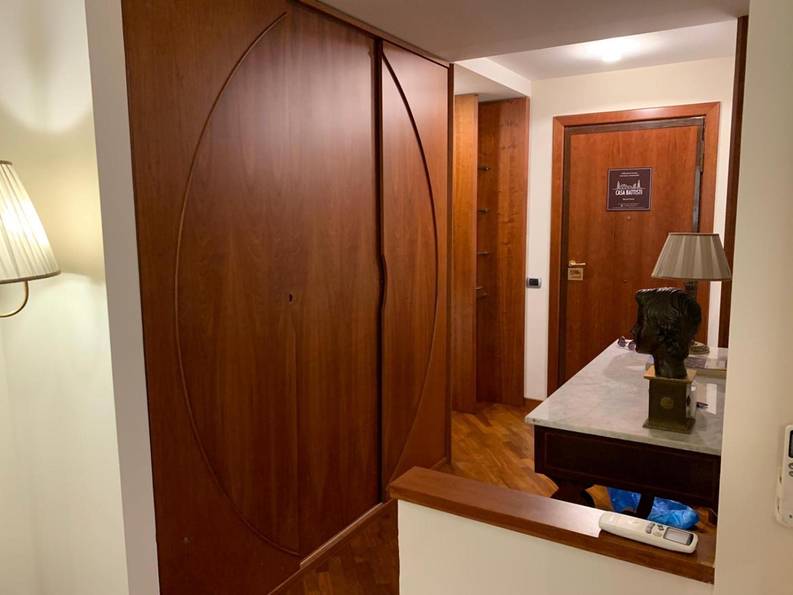 CASA BATTISTI MESSINA bellissimo appartamento in centro città ideale per FAMIGLIE o GRUPPI DI AMICI - max 3 camere, max 8 persone Extérieur photo