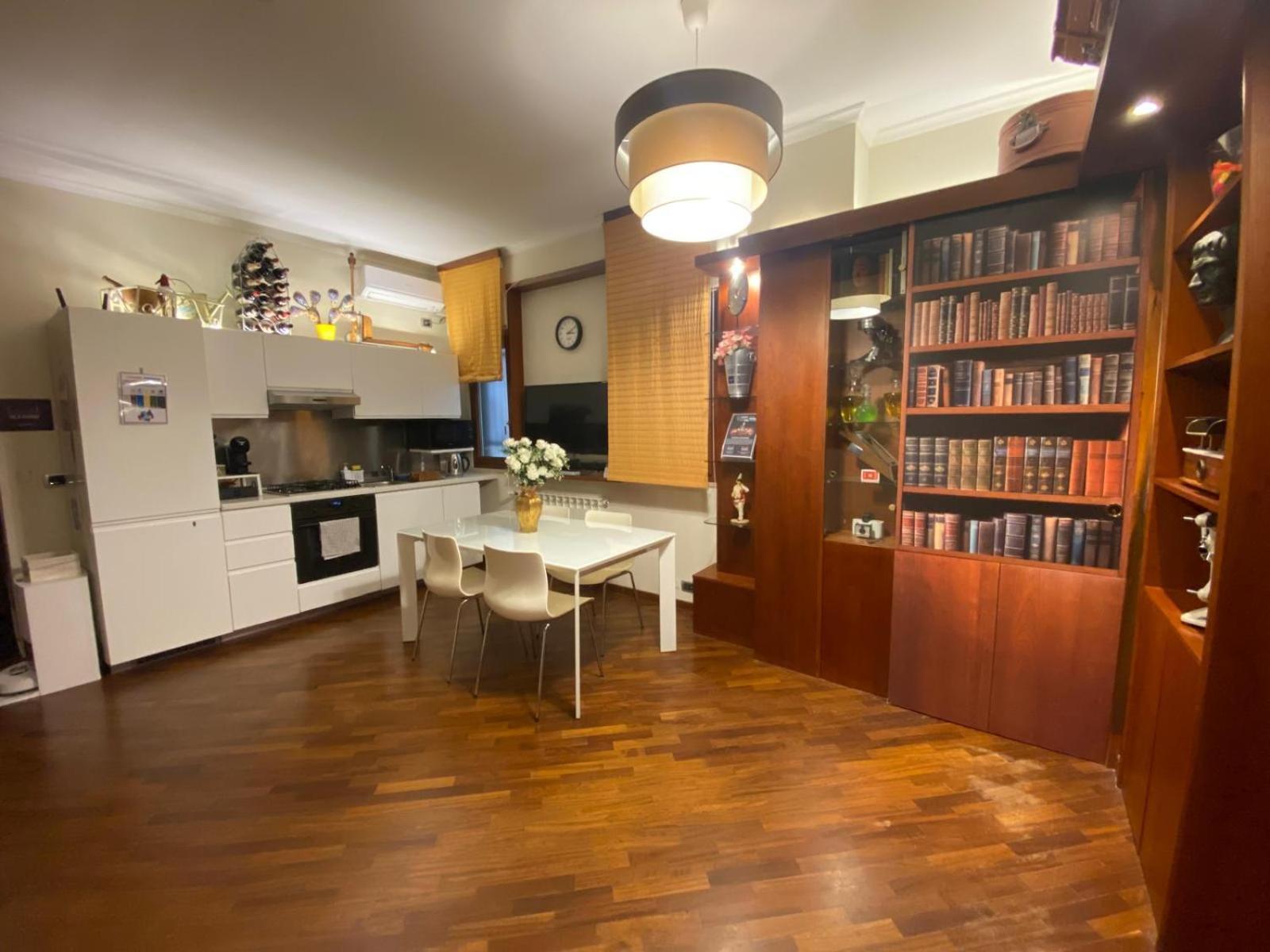 CASA BATTISTI MESSINA bellissimo appartamento in centro città ideale per FAMIGLIE o GRUPPI DI AMICI - max 3 camere, max 8 persone Extérieur photo